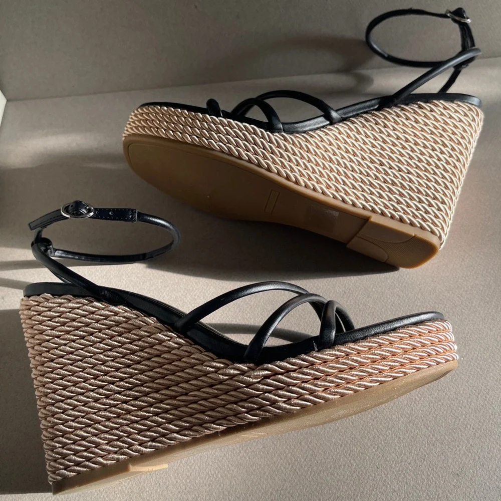 🌷 Marc Fisher Wedge Sandals - NWT 🌷